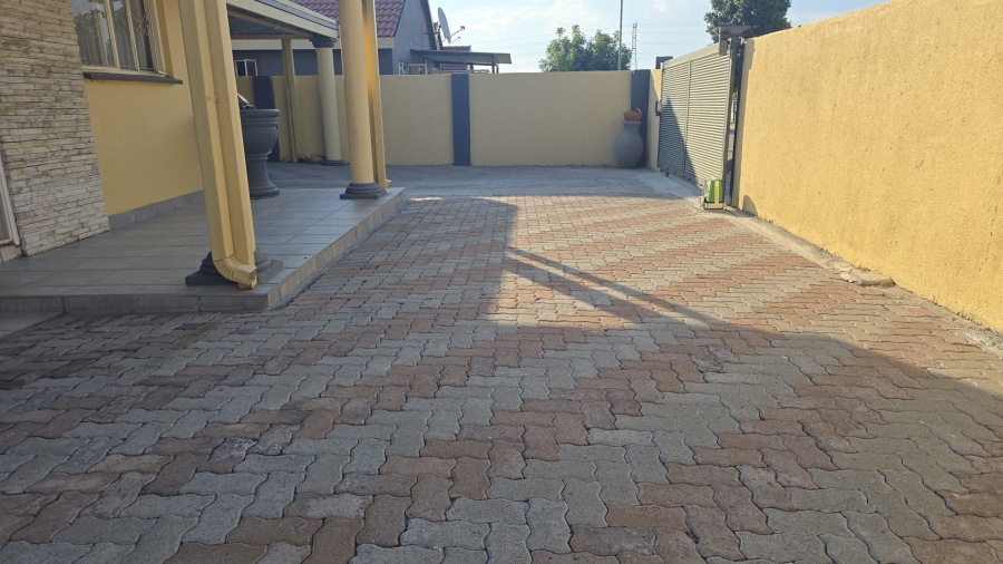2 Bedroom Property for Sale in Freedom Park North West
